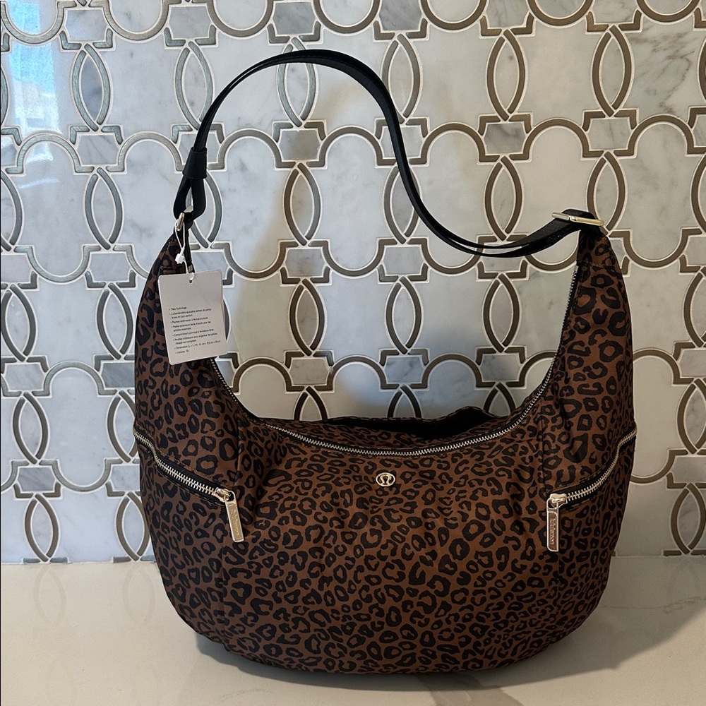 NWT Lululemon Slouchy Sling Bag 13L - Leopard Print Metal Hardware - Picture 2 of 10